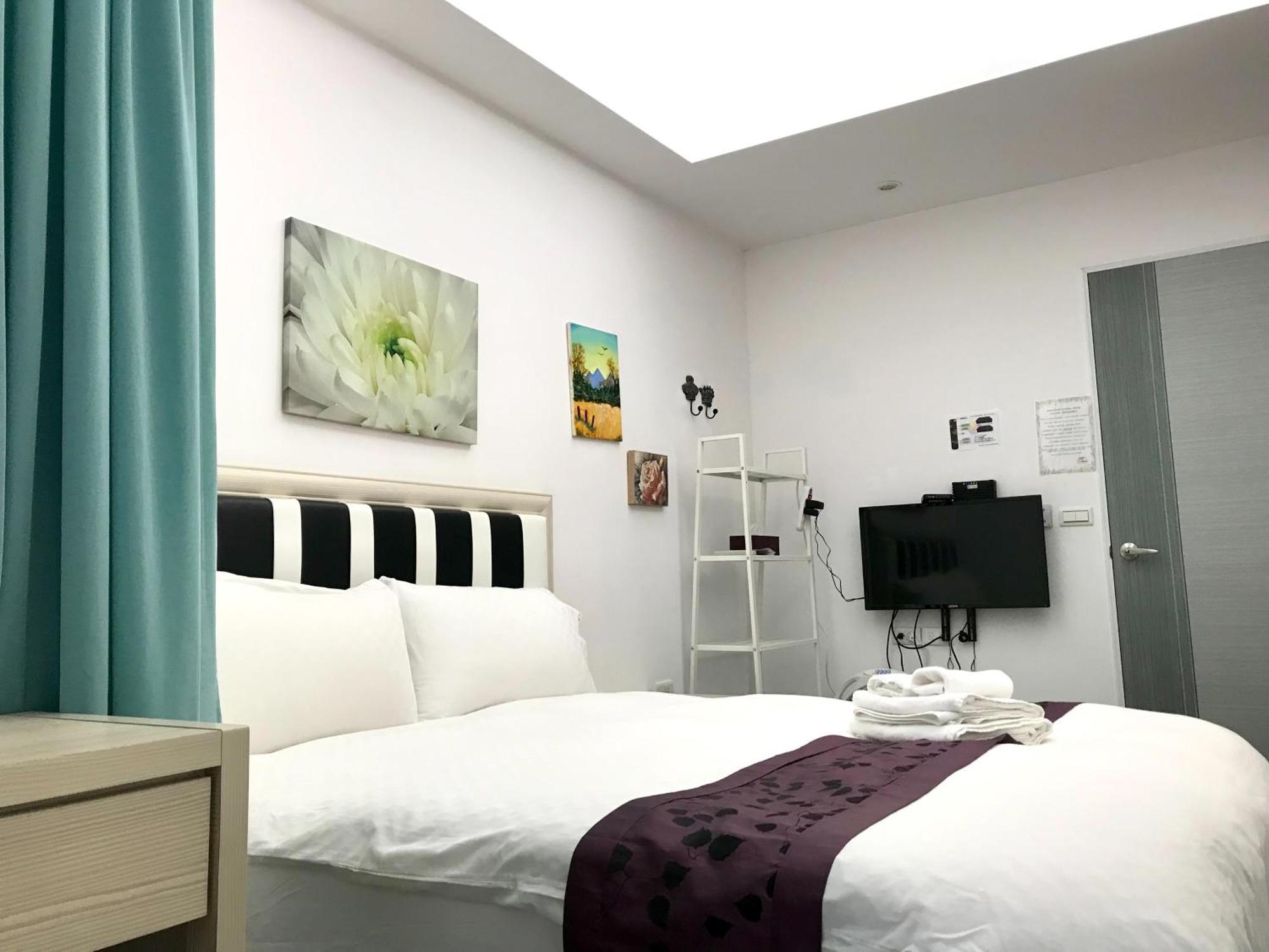 小小鋼琴家民宿&近夜市文創美食街 Hualien Eksteriør bilde